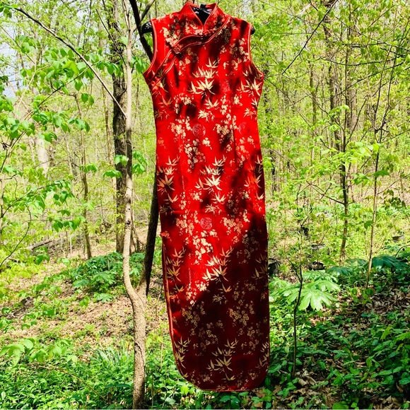 Vintage Cheongsam Qipao, maxi-dress, red, gold, black embroidery - Picture 8 of 9